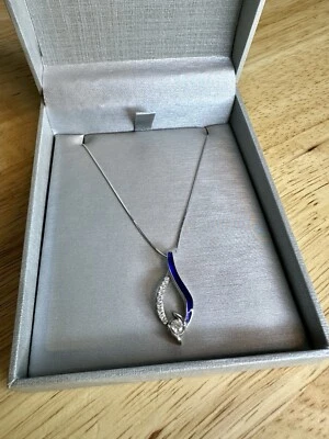 Colgante de diamantes de 3/4 quilates en oro blanco de 14 k  Foto 1 de 3