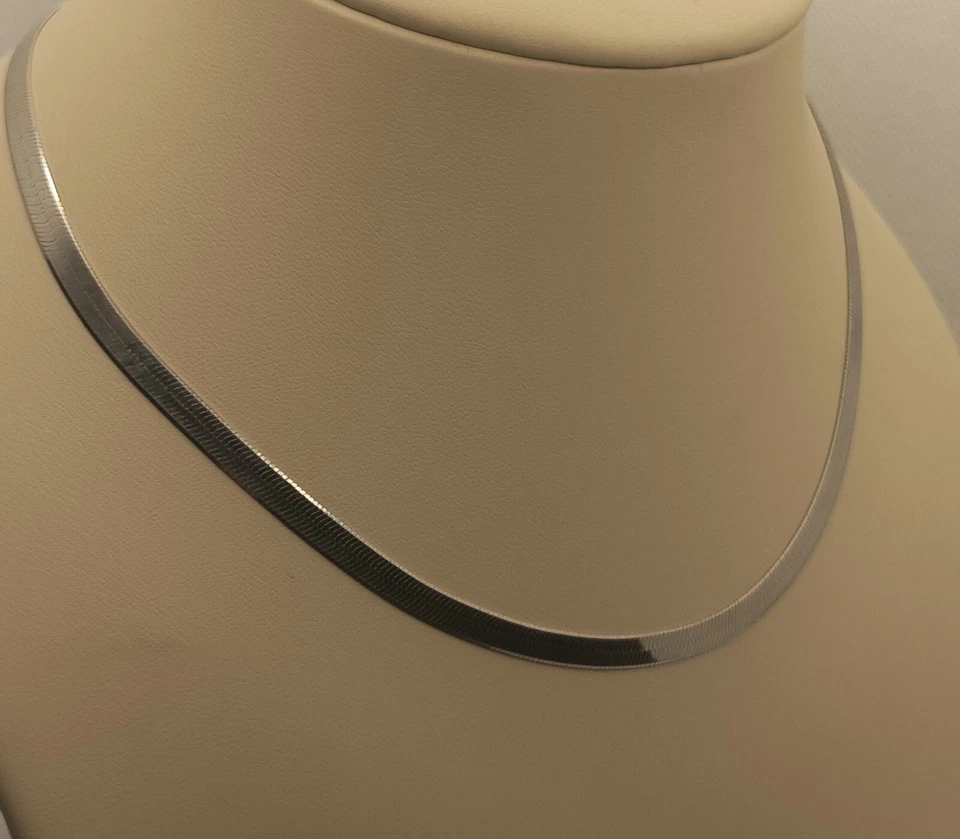 COLLANA PIATTINA SCHIACCIATA ARGENTO RODIATO CM 36-41 MM 4 GR. 8,5 VINTAGE EXPLO - Immagine 1 di 4