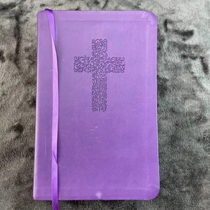 NKJV Holy Bible Purple Leather Giant Print Edition - Foto 1 di 20