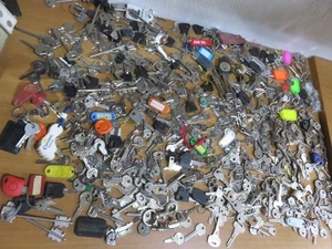 Riesiges Konvolut Sammlung Konvolut SCHLÜSSEL für AUTOTÜR SCHLÖSSER Vintage - Bild 1 von 7