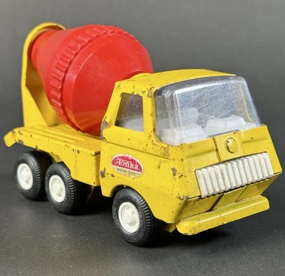 1970s Tonka Truck Cement Mixer Yellow & Red With Original "Mound Minn." Stickers - Image 1 of 4