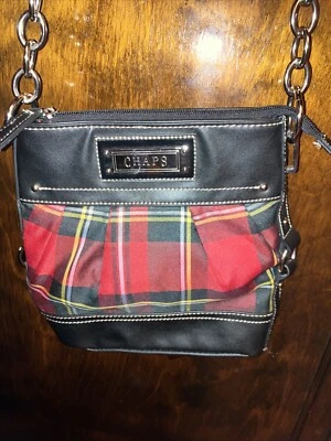 Cartera Bandolera Chaps Roja a Cuadros con Borde Negro, Correa Ajustable 9”x9”x2” Foto 1 de 4