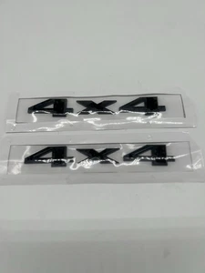Dos insignias de maletero trasero con emblema todoterreno 4X4 negro brillante para Jeep Cherokee Compass - Imagen 1 de 1