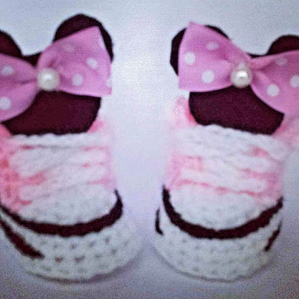 ZAPATOS BEBÉ CROCHET HECHOS A MANO ZAPATILLAS ROSA MINNIE Foto 1 de 1