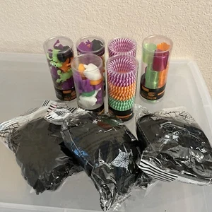 Halloween LOT Finger Puppets, Spider Web, Bracelets, Squishy Jiggle Toys Treats - Picture 1 of 10