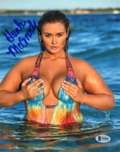 HUNTER MCGRADY SIGNED 8x10 PHOTO SPORTS ILLUSTRATED SWIMSUIT MODEL BECKETT BAS - Picture 1 of 2