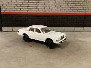 Dodge Diplomat 1980 elevado Donk personalizado 1/64 diecast coche personalizado con llantas - Imagen 1 de 12