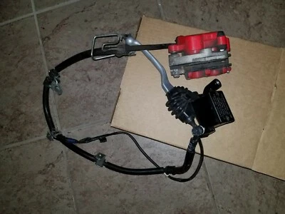 Главный цилиндр и рычаг переднего тормоза 2015 Yamaha SMAX со шлангом и калибром  - Изображение 1 из 3