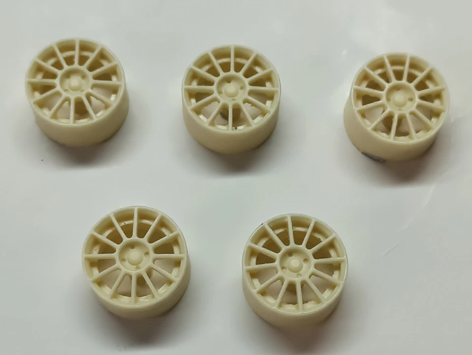 Cerchi Abarth SS 4 fori scala  1/24 20 mm Transkit Rally   - Immagine 1 di 2