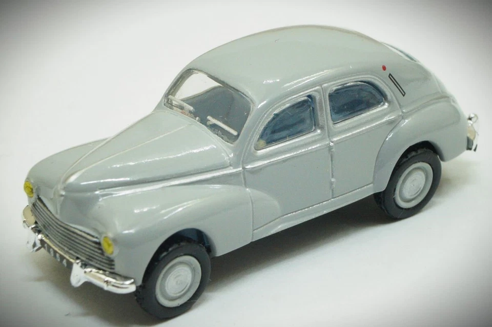 1:87 HO Universale Hobbies PKW Peugeot 203 Del 1954 In Grigio - Immagine 1 di 4