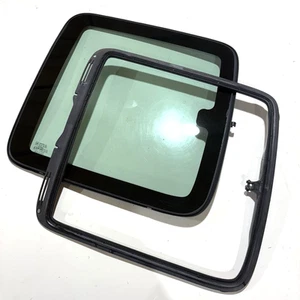 2000-2006 Chevrolet Silverado LH quarter glass vent window w/frame (driver-side) - Picture 1 of 13