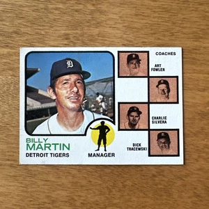 1973 Topps - Billy Martin, Dick Tracewski, Charlie Silvera #323 - Imagen 1 de 3
