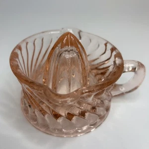 Vintage Pink Depression Glass Mini Ribbed Juicer/Reamer Swirl Pattern Handle 3" - Picture 1 of 6
