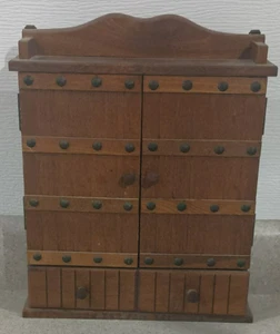 Vintage MCM Gothic Mid-Evil hängendes Holz Gewürzregal von Julie Pomerantz gutes Holz - Bild 1 von 3