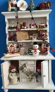 Dollhouse Adorable Christmas Miniature Hutch Cupboard 1:12 Scale Wood 6 1/2” - Picture 1 of 13