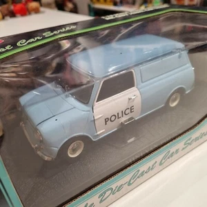 KYOSHO AUSTIN Mini Van UK Police cod.08193B scala 1/18 - Foto 1 di 6