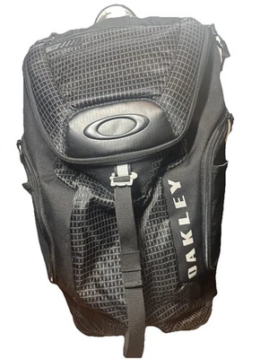 Oakley Link Pack Laptop Backpack Bag Blackout Preowned Good Condition - Image 1 of 4
