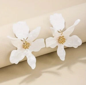 Flower Earrings Crystal Zara Gold Statement White Exaggerated Stud Floral - Picture 1 of 9