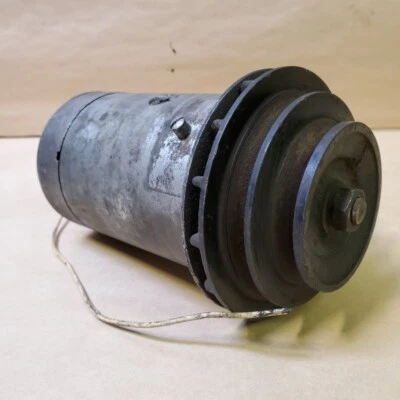 原装菲亚特 850 Magneti Marelli Dynamo 发电机 DN62L-360-12/2700S 原始设备制造商 — 第 1/4 张图片