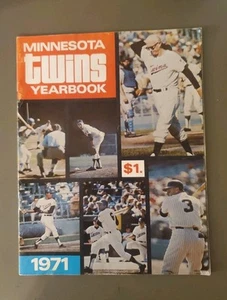 1971 Minnesota Twins Yearbook NM - Picture 1 of 5