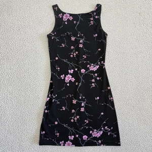 Byer Too Kleid klein schwarz rosa Blumen ärmellos Kirschblüten USA 90s Y2K - Bild 1 von 8