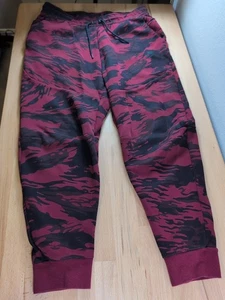 Nike Sweatpants Mens Large Red Tech Fleece Camouflage Joggers Athleisure Swoosh - Picture 1 of 10