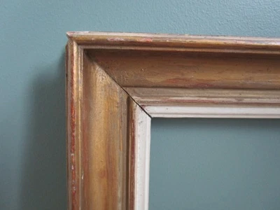 Cadre en bois ancien  Mouluré doré . - Photo 1/4