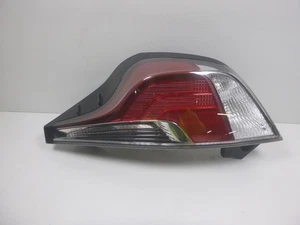 Toyota Aqua 2016 luz trasera/trasera lateral derecha en carrocería - Imagen 1 de 5