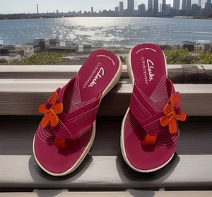 Clarks Cloudsteppers Girls Kids Brinkley Aria Pink Sandal Flip Flop Sz 12 New - Picture 1 of 12