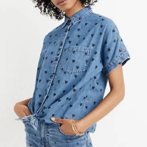 Madewell Women's MEDIUM Blue Denim BUTTON UP Short Sleeve Cute Top Shirt HEARTS - Picture 1 of 11