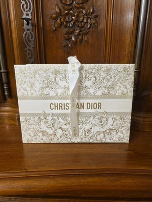 Bolso de compras y cinta Christian Dior dorado y crema--NUEVO Foto 1 de 4
