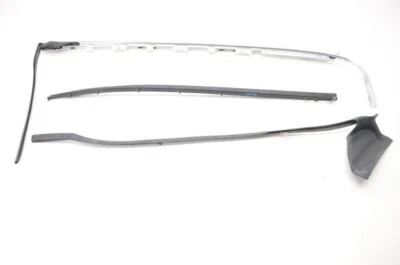 2010-2016 Porsche Panamera 970 4.8L Passenger Right Rear Door Trim Seals Foto 1 de 4