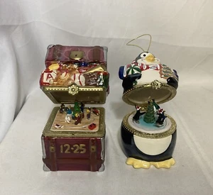 2 Animated Musical Ornaments - Windup Mr Christmas Gift Box & Dancing Penguins - Picture 1 of 24