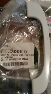 Jaguar OEM крепление XR83616XXX 02XR83616XXX новый в упаковке - Изображение 1 из 4