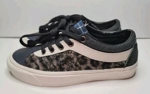 Vans Skate Women's 6.5 White Navy Leather Low Top Animal Print Plaid Bold Ni NEW - Picture 1 of 10