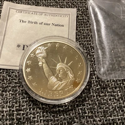 2009 The Birth of our Nation STATUE OF LIBERTY 24k Gold Layered CU COIN 32g 40mm - Image 1 of 4