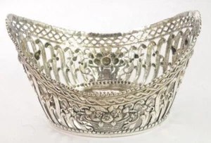 Antiguo contenedor de cesta decorativo vintage de filigrana y frutas de plata 800 de 1800S - Imagen 1 de 4