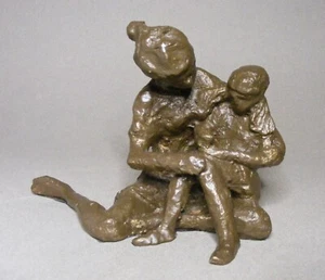 Kleine moderne Skulptur aus Messing / Bronze von Mutter und Kind - Bild 1 von 12