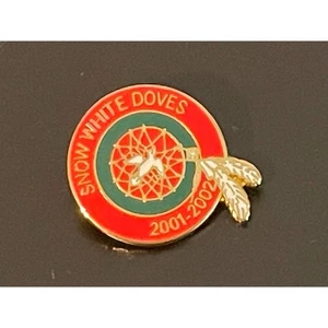 00712 Distintivo Spilla Smaltata Colombe Biancaneve 2001 2002 Acchiappasogni Colomba - Foto 1 di 4