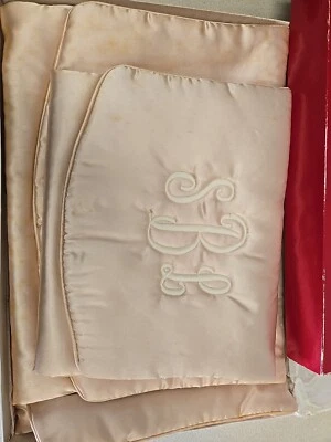 Bolsas de maquillaje de seda vintage Foto 1 de 4