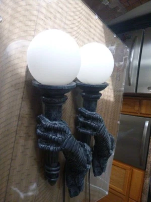 UNA ANTORCHA GÓTICA/MEDIEVAL DE GARRA DE DRAGÓN ~ ¡APLIQUE DE PARED!! Foto 1 de 4