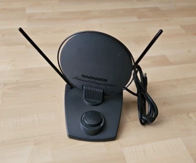 Antena interior Philips Magnavox MANT300 VHF/FM/UHF con control de ganancia sin cable Foto 1 de 4