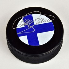 Teemu Selanne Team Finland Autographed Hockey Puck