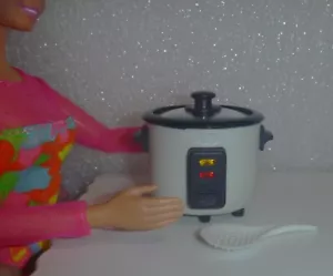 Miniatur off weißer Topf mit Löffel & abnehmbarem Deckel ~*~ für Barbie oder ? - Bild 1 von 4