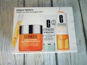 NEU Clinique 3-teiliges Müdigkeitskämpfer-Hautpflegeset mit Creme, Reiniger, Booster - Bild 1 von 5