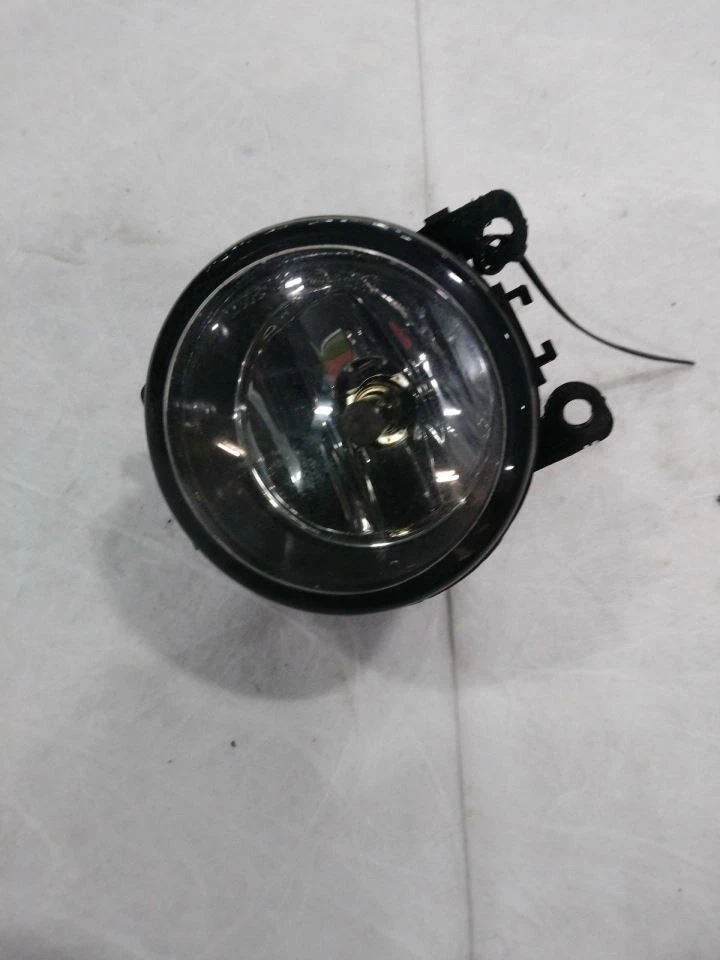 Luz antiniebla de esquina/estacionamiento compatible con 12-21 NV 3500 561853 Foto 1 de 4