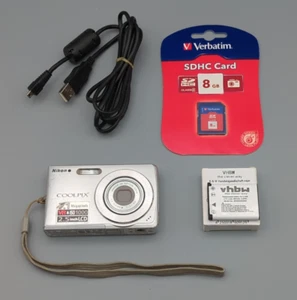 Nikon Coolpix S200 Digital Compact Camera 7.1MP Silver, New 8GB SD, Charger - Foto 1 di 22