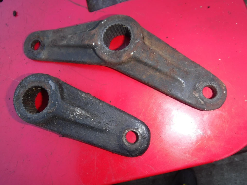 Kawasaki 440 L/C LTD 1980 invasor piezas de nieve: ambos nudillos de dirección Foto 1 de 1