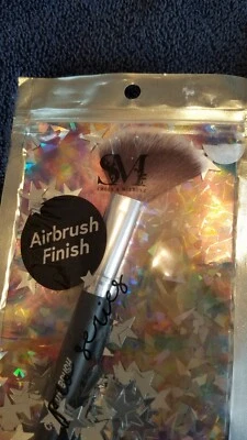 Smoke and Mirrors Cosmetics Contour Brush - Image 1 of 4