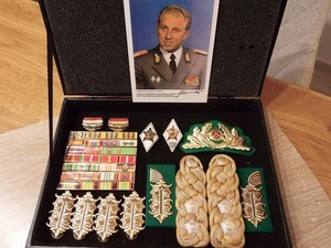 KONVOLUT - GENERALLEUTNANT - EFFEKTE u. AUSZEICHNUNG - GRENZE - ehem. DDR TOP.!! - Bild 1 von 15